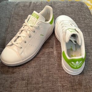 Adidas Stan Smith Kermit Edition. Boys size 2.5 sneakers worn once- like NEw